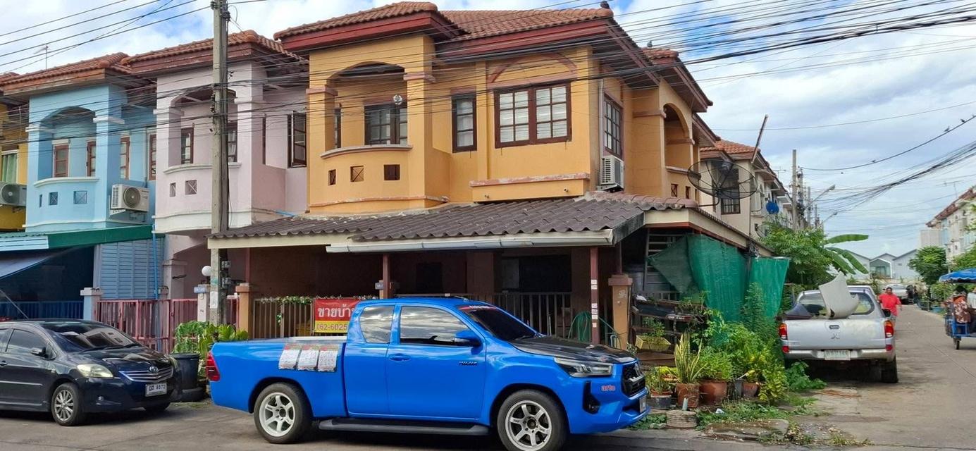 ขายบ้านทาวเฮาส์ หมู่บ้านศิริวรรณ-ชวนชม 1