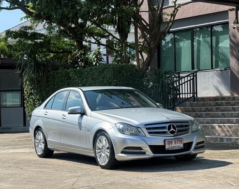 2013 BENZ C200 CGI รถมือเดียวออกป้ายแดง รถออกศูนย์ BENZ THAILAND รถวิ่งเพียง 120,000 กม รถเข้าศูนย์ตลอด ยางใหม่พึ่งเปลี่ยน รถไม่เคยมีอุบัติเหตุครับ