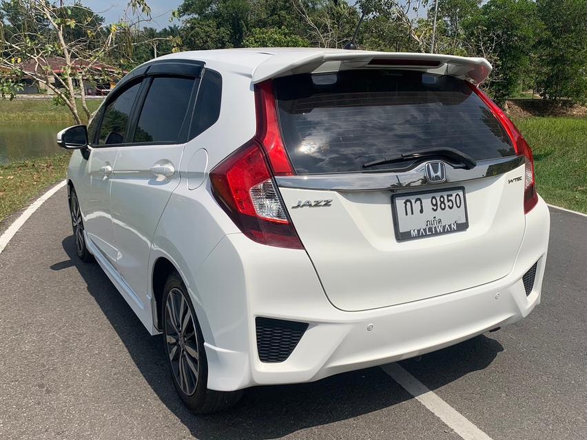 HONDA JAZZ 2015 1.5 i-VTEC SV AT 💓 เก๋งตัวรองท็อป 5 ประตู มือเดียว สภาพสวยตามรูป ออฟชั่นใช้งานได้ครบ พับเบาะราบได้ จุของได้เยอะ