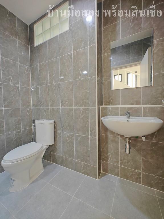 หมู่บ้านชมฟ้า-วรางกูล คลอง2 12