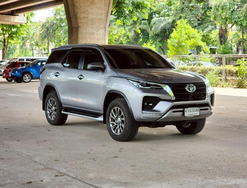 ขายรถ Toyota Fortuner 2.4V 2wd ปี 2023 สีเทา เกียร์ออโต้