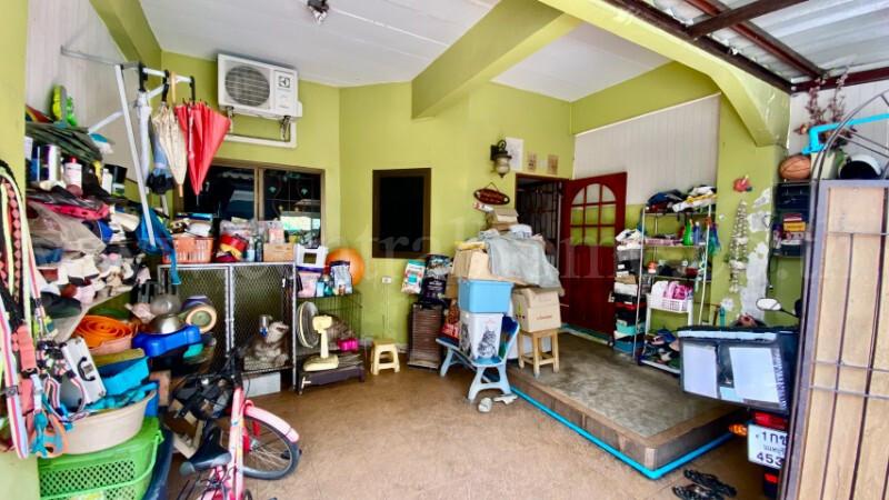 ทาวน์เฮ้าส์ บัวทองธานี ถนนกาญจนาภิเษก ทำเลดี เดินทางสะดวก 2