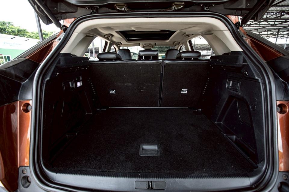 PEUGEOT 3008 1.6 T ALLURE ปี 2020 สีส้ม  มือเดียวป้ายแดง 12