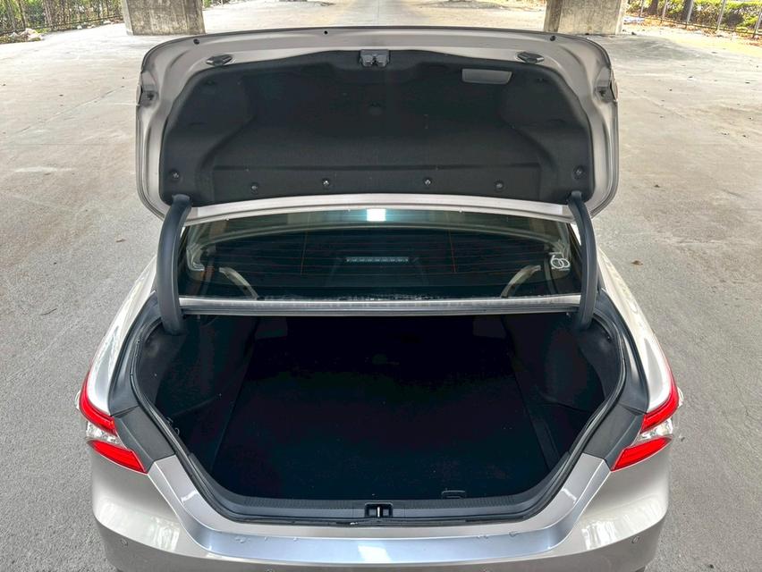 ขายรถ Toyota Camry 2.5 Hybrid ปี 2022 สีเทา เกียร์ออโต้ รูปที่ 18