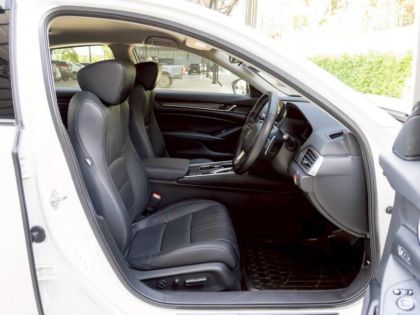 Honda Accord 1.5EL Turbo  ปี 2019 สวยสภาพป้ายแดง การันตีรถสวยทุกจุด รูปที่ 8