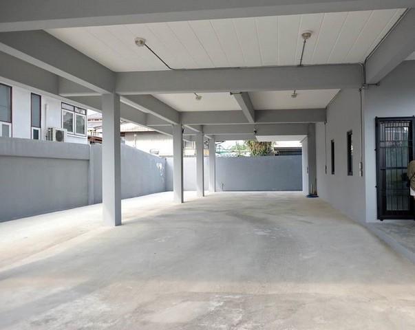 ให้เช่าอาคาร 3 ชั้น 10 ห้องทำงาน 2 ห้องโถง 6 ห้องน้ำ ตรงข้ามเดอะไนน์ พระราม 9 2