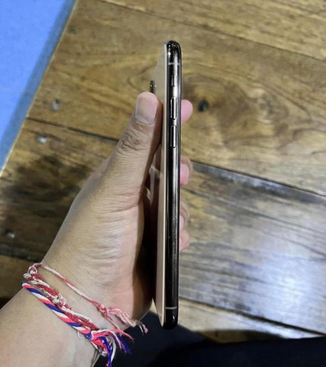 IPhone XS สี Gold มือสอง 2