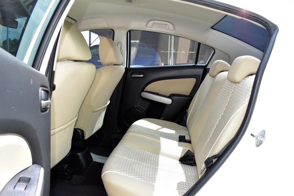 Mazda2 ปี2013 สีขาว เครื่อง1.5 เบนซิน ไมล์แท้ๆ96,000 รูปที่ 16