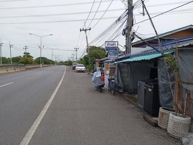 ที่ดินพร้อมสิ่งปลูกสร้าง ติดถนน 4 เลน ถนนบางปะอินสายใน ราคาไม่ถึงล้าน น้ำท่วมไม่ถึงบ้าน ทำเลสามารถเปิดร้านเล็กๆได้ 3