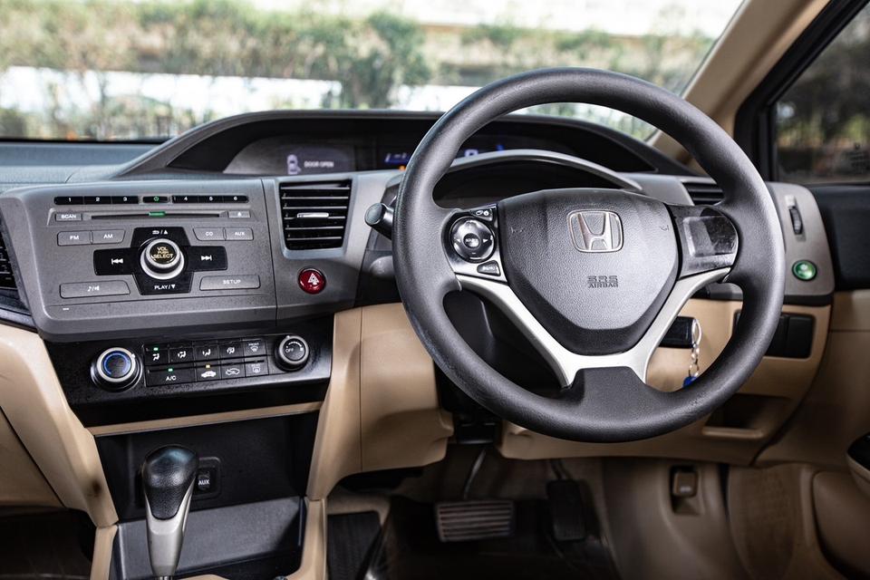 Honda Civic Fb 1.8S สีเทา ปี 2013 เกียร์ออโต้  11