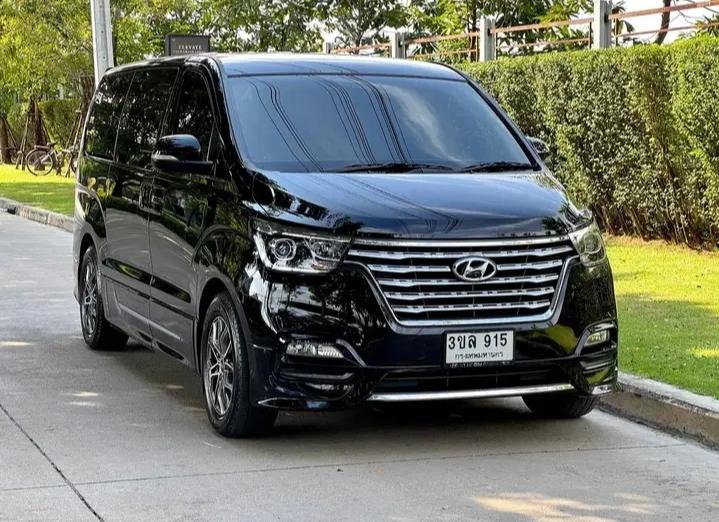 Hyundai Grand Starex สีดำ 2