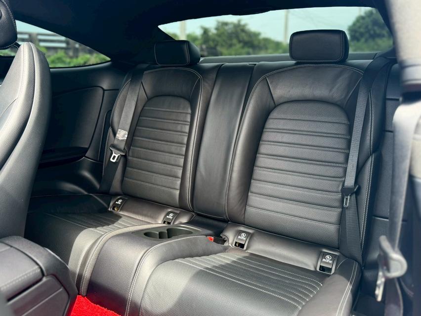 Benz C250 Coupe’ AMG Dynamic ปี 2018. สีขาว  รถสวย เดิมๆ เจ้าของดูแลอย่างดี 16