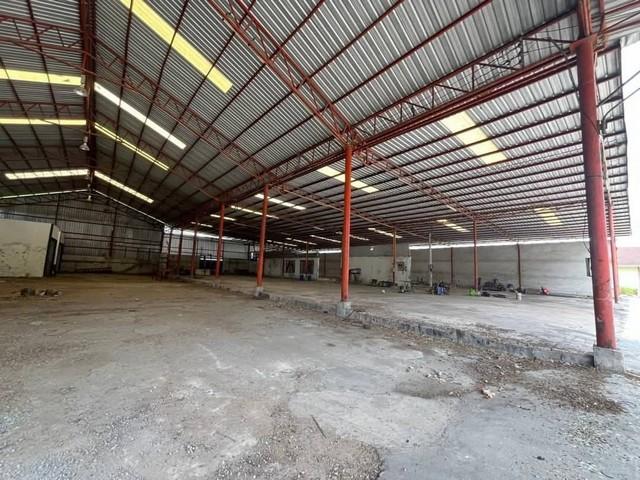 ขายโรงงานพนัสนิคมชลบุรี 18-2-87 ไร่ พื้นที่สีเหลือง พื้นที่ภายในโกดัง 1,600 ตรม เดิมทำโรงไม้เก่า ห่างตัวเมืองพนัส 2 กิโล 3