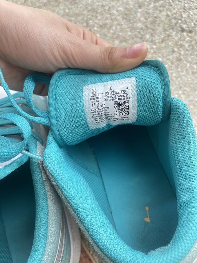 ปล่อยต่อ Nike jordan สีเขียวน้ำทะเล