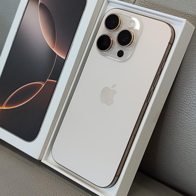 iPhone 16 Pro 128GB สีทอง สุขภาพแบต 100% (เครื่องศูนย์ไทย) _