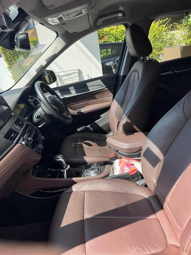  รถบ้านแท้ออกศูนย์ชื่อตรงเล่มมือเดียวป้ายแดง. BMW X1 sDrive20d xLine LCI ( F48 ) จดทะเบียนปี 2022  รถจดปี 2021 เลขไมล์ 40,300 กิโลเมตร. 8