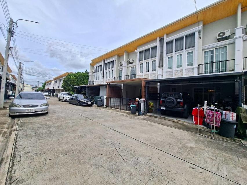 ขายบ้าน 2 ชั้น หมู่บ้านโกลเด้นทาวน์2 ลาดพร้าว-เกษตรนวมินทร์ ซอยนวมินทร์42 แยก27 2