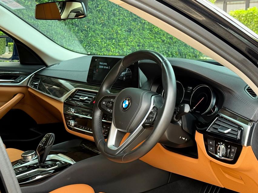 2018 BMW 520D SPORT LINE รถมือเดียวออกป้ายแดง รถวิ่งน้อย เข้าศูนย์ตลอด รถไม่เคยมีอุบัติเหตุครับ 10