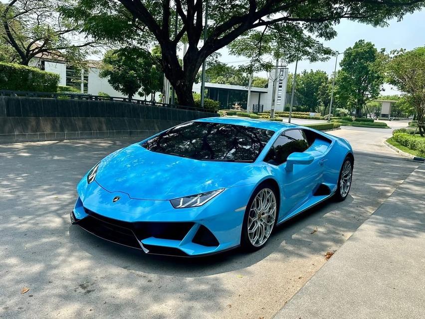 Lamborghini Huracan 2022 สีฟ้า