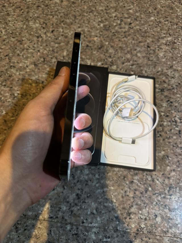 ขายๆๆๆถูกๆๆไอโฟน12ProMaxสีใหม่หายากGraPhite256กิ๊กยกกล่องอีมี่ตรงสูนTrueสภาพสวยๆใช้งานปกติหมดทุกๆฟังชั่นเครื่องรีสโตได้ตลอดไม่มีติดไอคราว Model TH/A ( 6