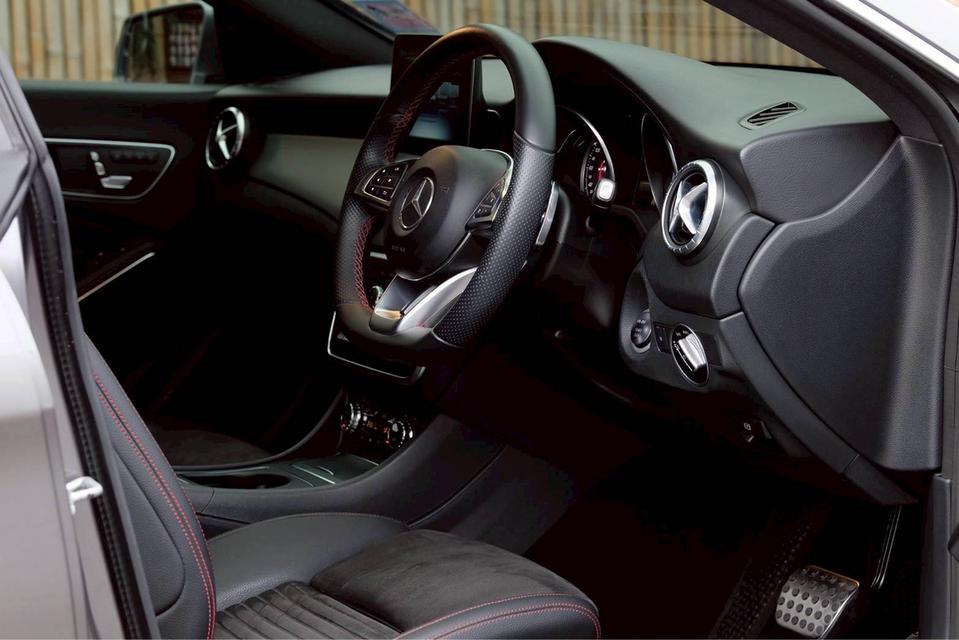 Mercedes-Benz CLA250 AMG Dynamic Facelift (W117) ปี 2019 12