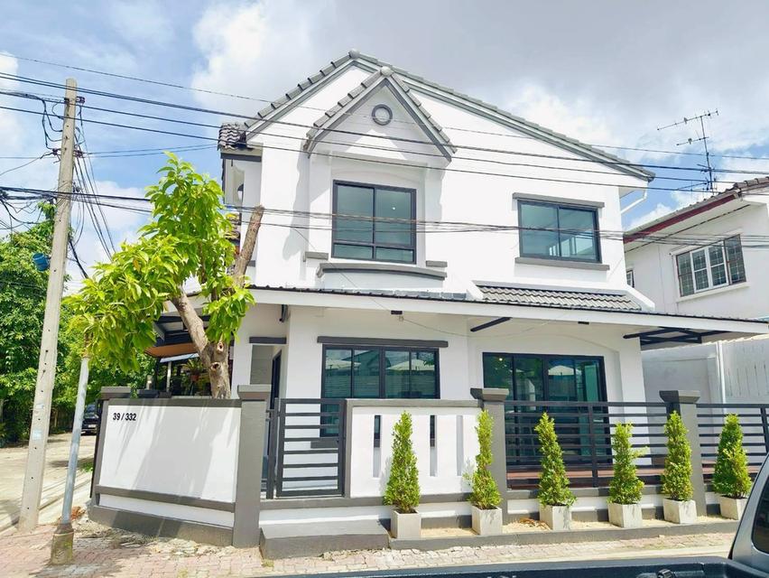 ขายบ้านหลังมุม ตรงข้ามสโมสรหมู่บ้าน | รหัส ST-O หมู่บ้านบุศรินทร์ ถ.พระยาสุเรนทร์ ซอย 40 เขตคลองสามวา กรุงเทพฯ