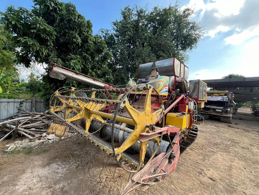 รถเกี่ยวข้าวไทยเส็ง ตัวเดิน10Ht เครื่องมิตซู 6D17 12วาว  ปั้มอีตัน22 มอเตอร์ได้ร์กิ้นอุ้ม2ตัน  ลอนเลอร์10ลูก ปากเกี่ยว3เมตร รูปที่ 2