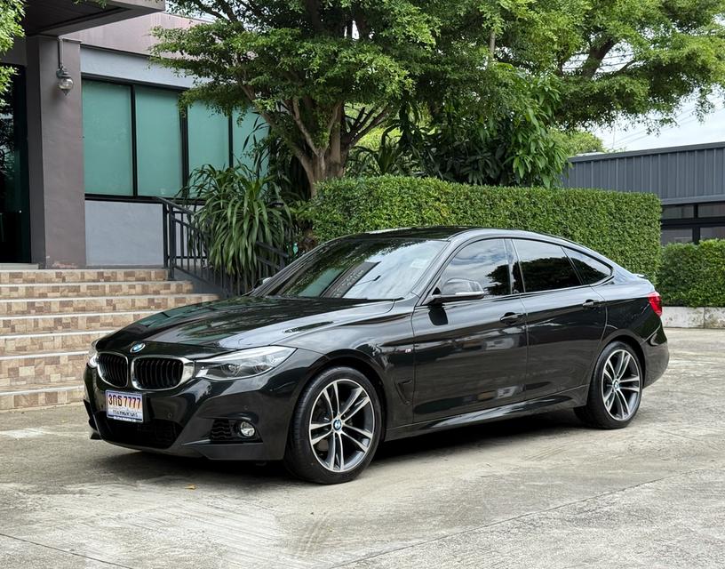 2019 BMW 320D GT MSPORT LCI รถมือเดียวออกป้ายแดง รถวิ่งน้อย เข้าศูนย์ทุกระยะ รถไม่เคยมีอุบัติเหตุครับ