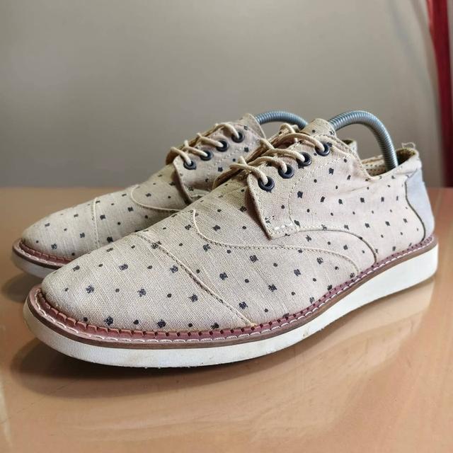 TOMSSize 43/28 cm🔥 Price 450฿