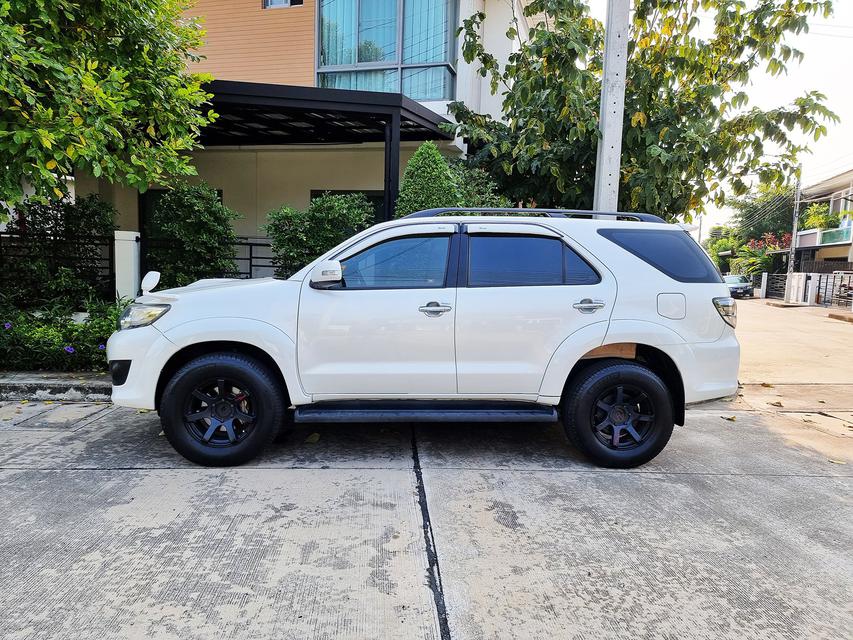 Toyota Fortuner 3.0 V (ปี 2014) SUV AT 3
