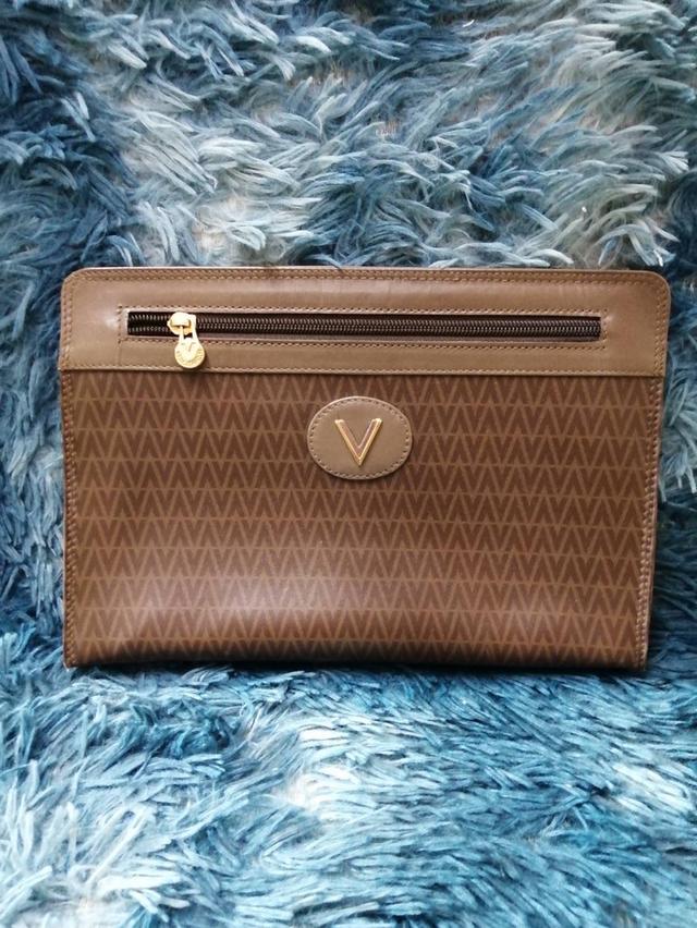 กระเป๋าคัท Valentino