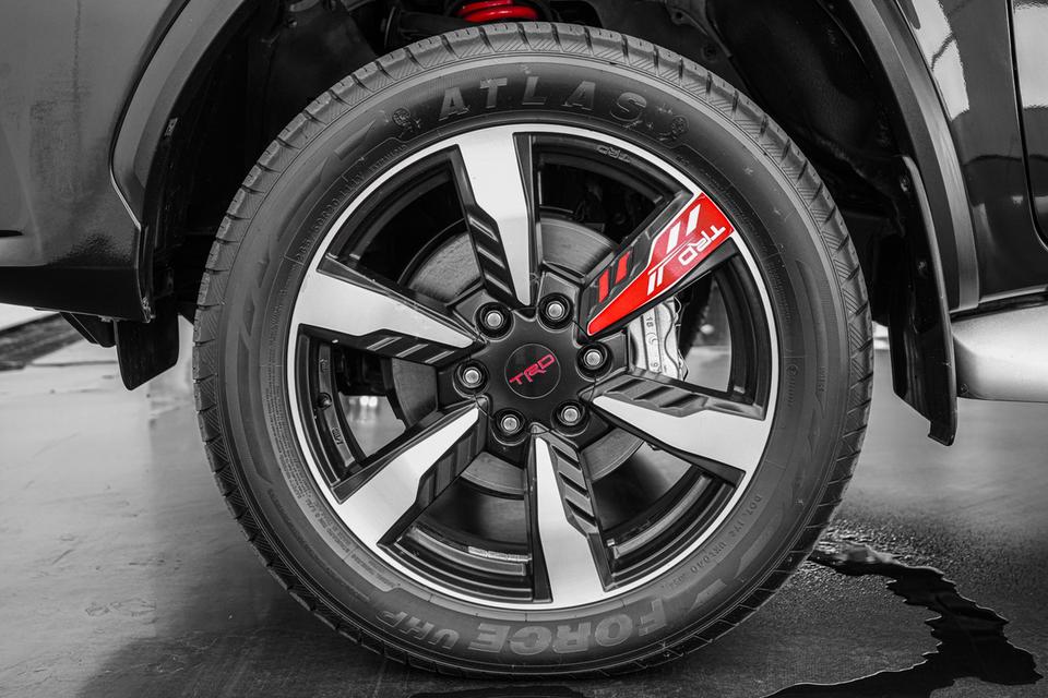 2019 TOYOTA FORTUNER 2.4 V 2WD SUV สีดำ เลขไมล์ 120945 กม. 18