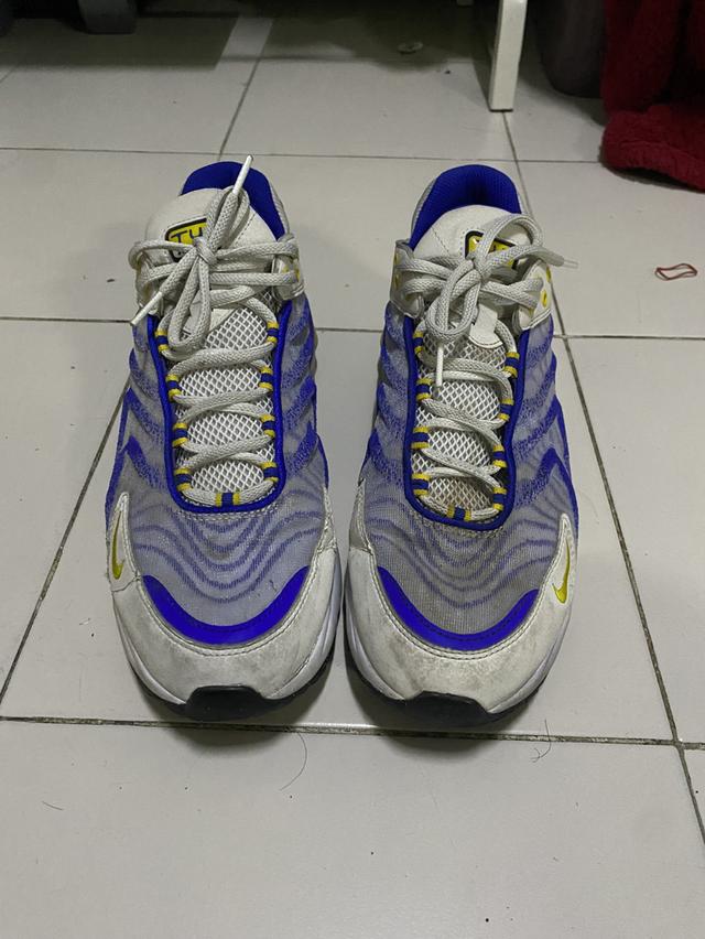 รองเท้ามือสองหลายแบน รูปที่ 3