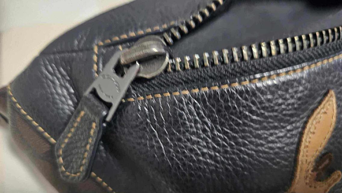 ขายกระเป๋าคาดอก Coach มือ 2