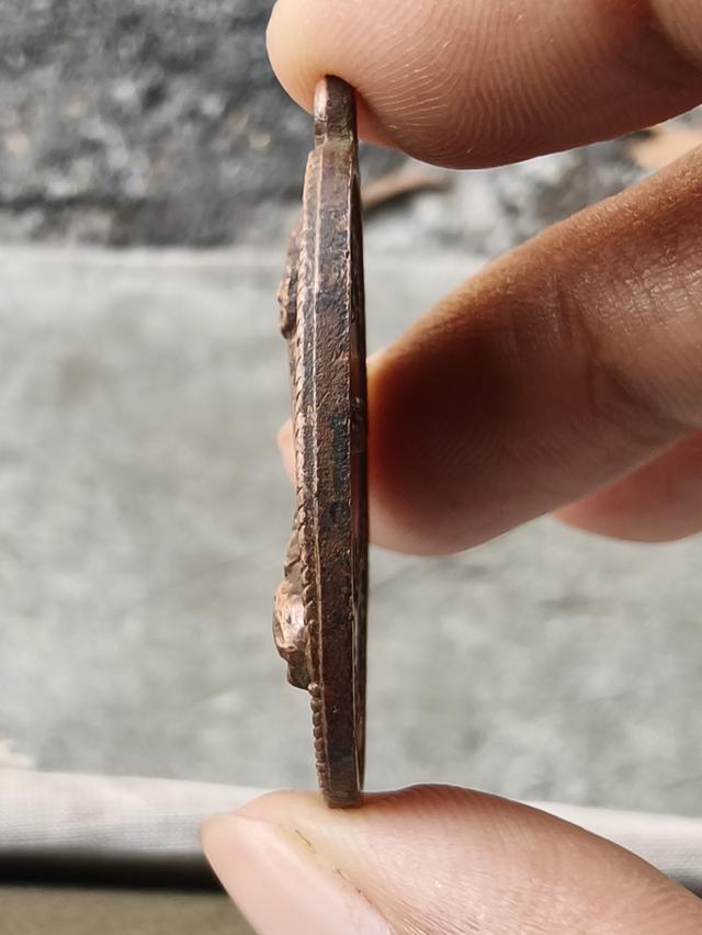 เหรียญขี่จระเข้ หลวงพ่อผาง วัดอุดมคงคาคีรีเขต รูปที่ 4