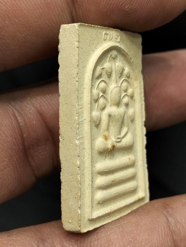 สมเด็จปรกโพธิ์ 72 ปี( 6รอบ ) หลังกาบหมาก ปี 2520 เนื้อผง ล.พ.กวย วัดโฆสิตาราม จ.ชัยนาท รูปย่อยที่ 4