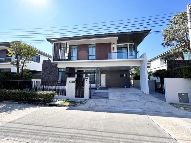 ให้เช่าบ้านเดี่ยว 2 ชั้น 4 ห้องนอน โครงการมัณฑนา อ่อนนุช-วงแหวน 4 ใกล้ทางด่วน เมกะบางนา เงียบสงบ ร่มรื่น ตกแต่งครบ 1