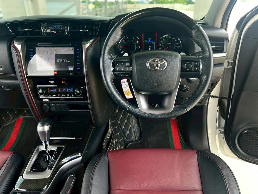 toyota fortuner 2.8 trd ปี 2018 รถบ้าน สวยจัดๆ ไมล์ 6หมื่น โลแท้ๆ  17