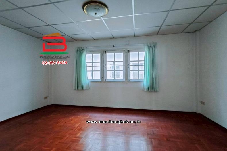 ทาวน์โฮม เนื้อที่ 18 ตร.ว. หมู่บ้านสรานนท์ (ติวานนท์-ปากเกร็ด 19) ถนนติวานนท์-ปากเกร็ด ตำบลบางพูด อำเภอปากเกร็ด นนทบุรี 12