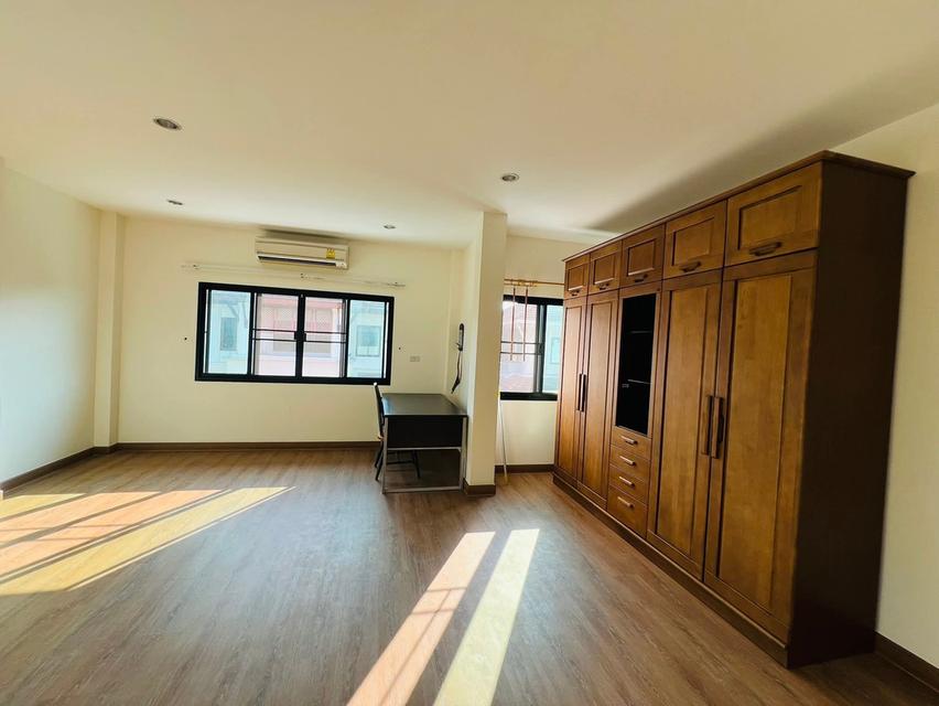 ขายบ้านเดี่ยว 2 ชั้น สวยพร้อมอยู่ ศรีราชา – หนองยายบู่ ✨🏡 #พิกัด: #หมู่บ้านปวีณวรรณ 8