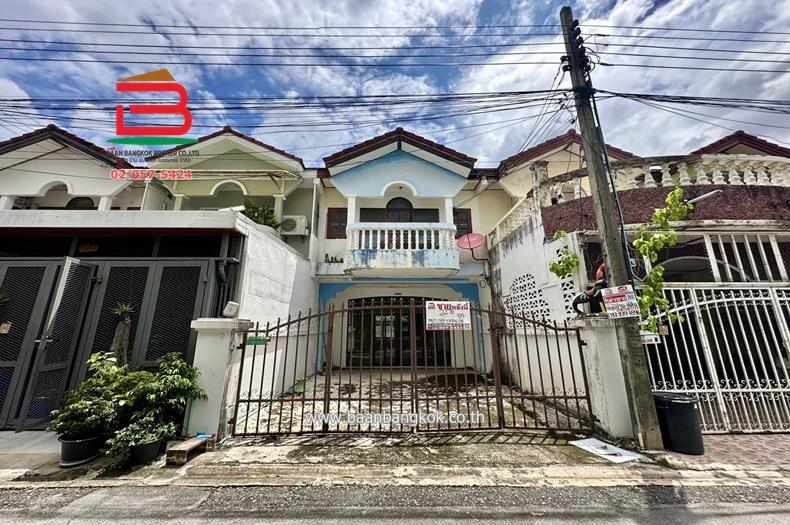 ทาวน์เฮาส์ หมู่บ้าน วังวราเวศน์ 3 เนื้อที่ 24.9 ตรว. ซอยรามอินทรา 14 แยก 5