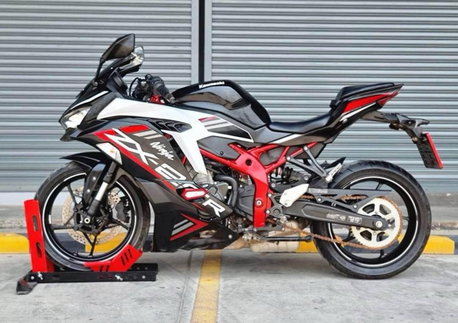 ขายรถมือสอง Kawasaki ZX-25R 3