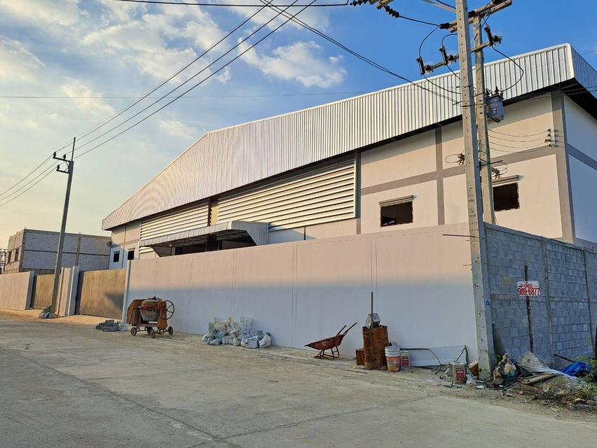 ให้เช่าโรงงานขอใบรง.4ได้ แคราย-บางบอน ต.สวนหลวง สมุทรสาคร โกดังมือหนึ่งพร้อมออฟฟิศ 1700 ตรม.พื้น3-5ตัน/ตรม. 13