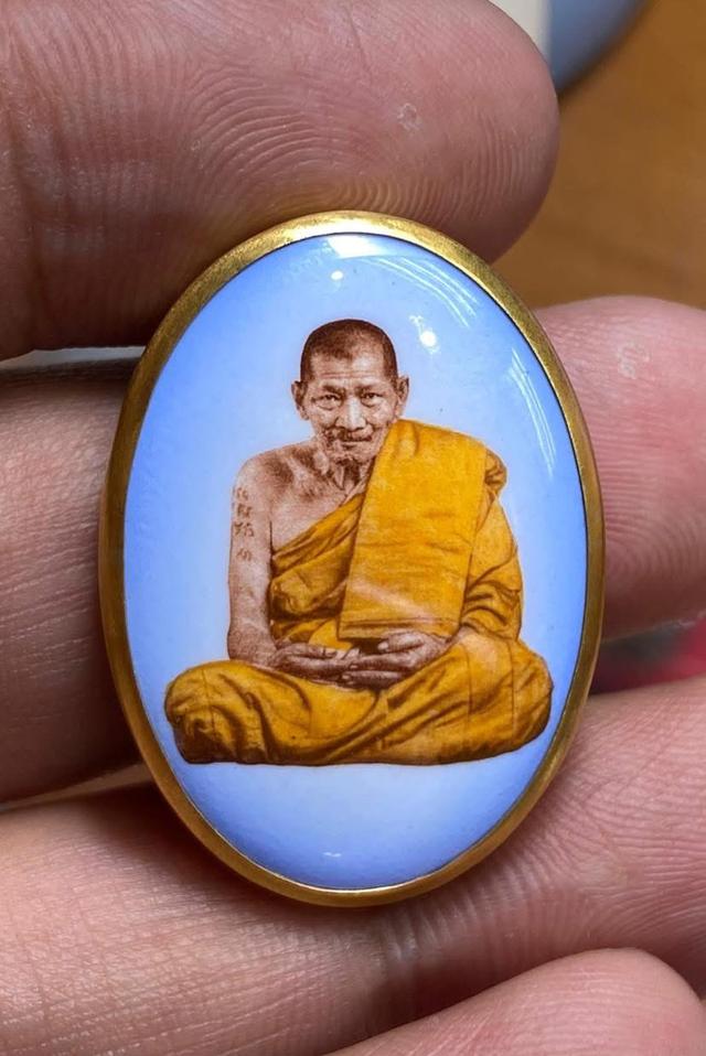 	ล็อกเก็ตดวงเศรษฐีหลวงปู่มหาศิลา สิริจันโท