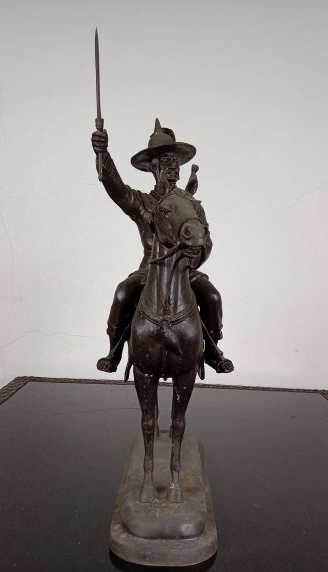 625.พระบรมรูปหล่อสมเด็จพระเจ้าตากสินมหาราช ทรงม้าศึก