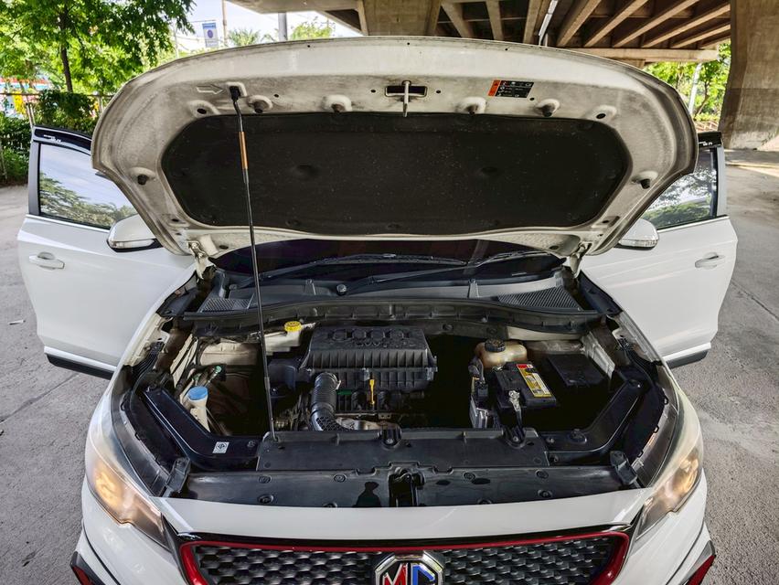 ขายรถ MG ZS 1.5X sunroof ปี 2019 สีขาว เกียร์ออโต้ 18