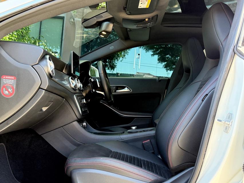 2016 BENZ CLA250 AMG DYNAMIC รถมือเดียวออกป้ายแดง รถวิ่งน้อยเพียง 90,000 กม เข้าศูนย์ตลอด รถไม่เคยมีอุบัติเหตุครับ รูปที่ 13