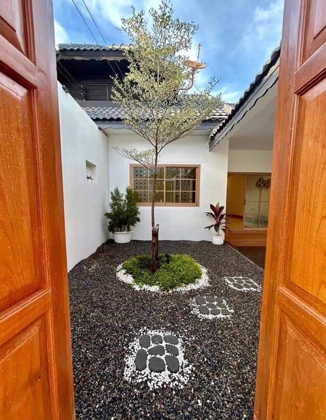 มองหาบ้านคุณภาพ ทำเลดี ในเมือง หลังนี้ราคาเริ่มต้นเพียง 1.95 ล้าน อยู่กลางเมือง ทำเลดีมาก หมู่บ้านเงียบสงบ ทางเข้าออกสะดวก สิ่ 4