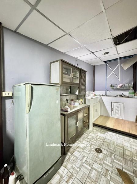 LM25-0154 ขายทาวน์เฮ้าส์ 2 ชั้น เต็มรัก วัดลาดปลาดุก หลังริมใน มีพื้นที่ข้าง พื้นที่ 25 ตรว 3 นอน 2 น้ำ ใกล้เซ็นทรัล เวส 7