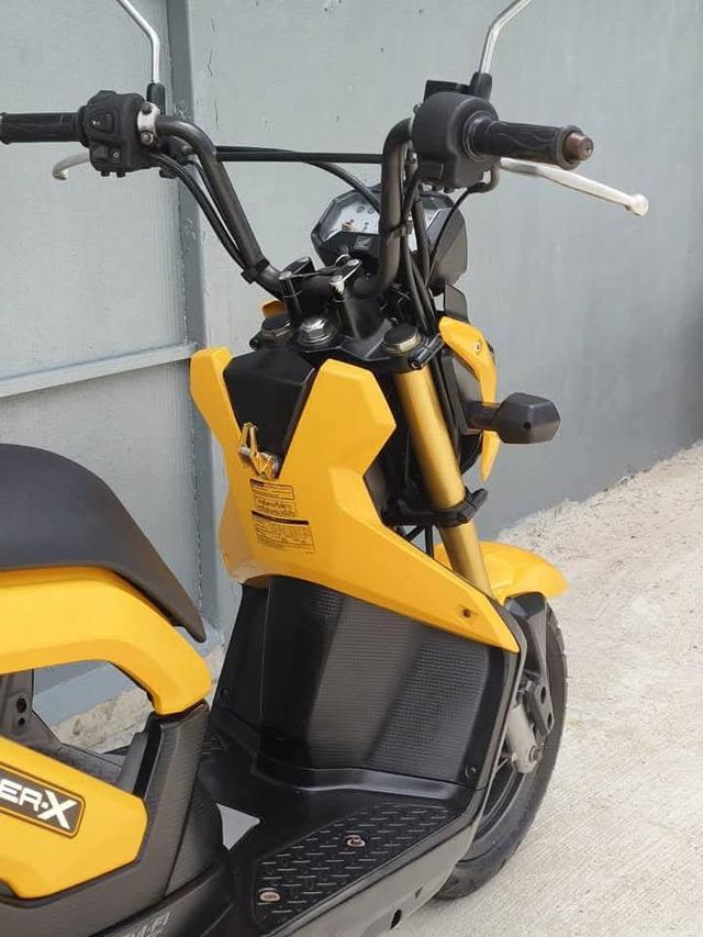 Honda Zoomer X สีเหลือง 12